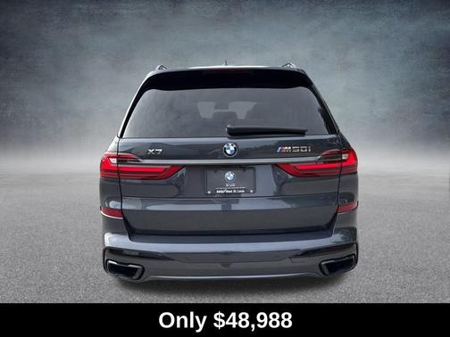 2022 BMW X7 M50i