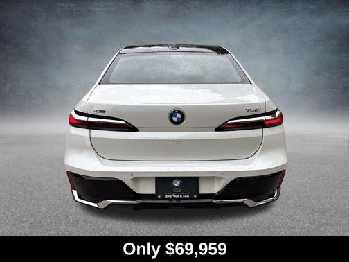 Mineral White Metallic 2025 BMW 740 xDrive
