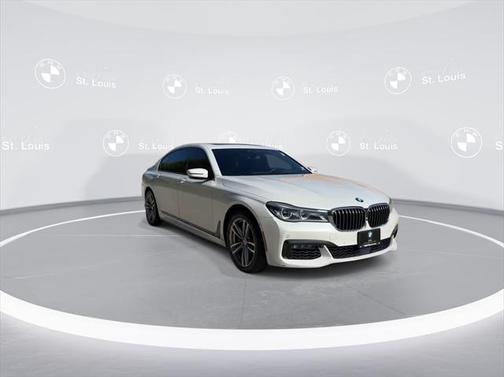 White Metallic 2016 BMW 750 i xDrive