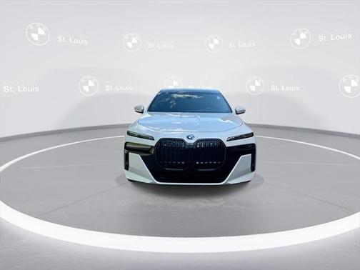 2025 BMW 760 i xDrive