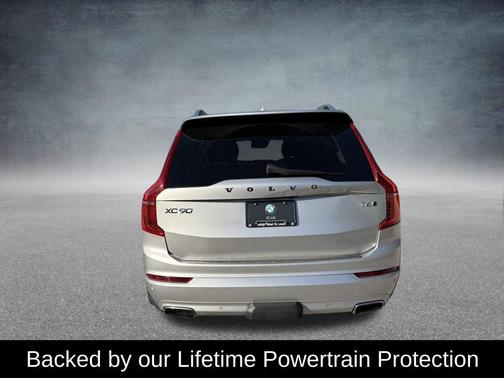 2018 Volvo XC90 T6 Momentum
