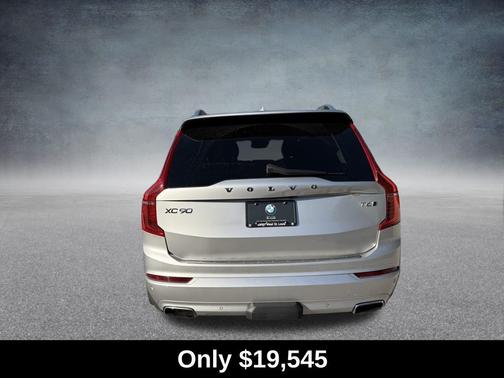 2018 Volvo XC90 T6 Momentum