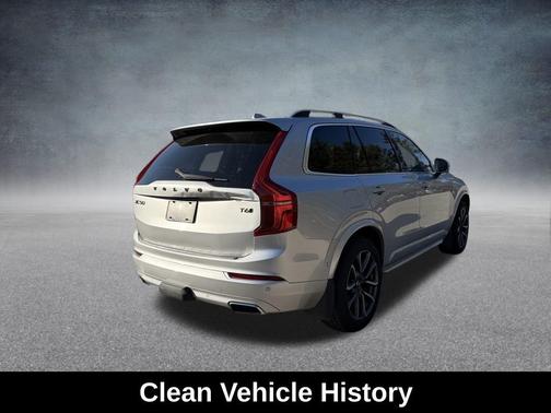 2018 Volvo XC90 T6 Momentum