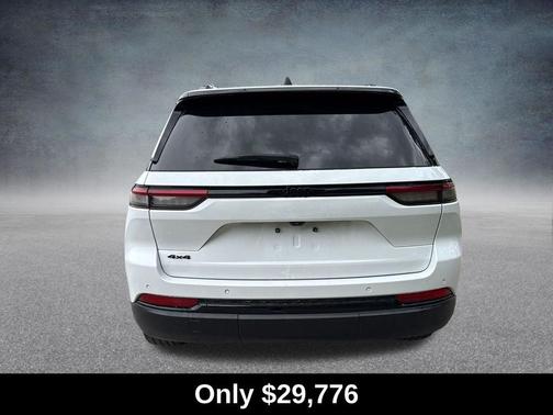 Bright White Clearcoat 2022 Jeep Grand Cherokee Altitude