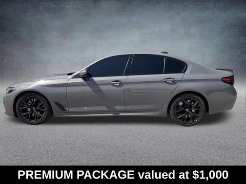 Bernina Gray Amber Effect Metallic 2022 BMW M550 i Xdrive