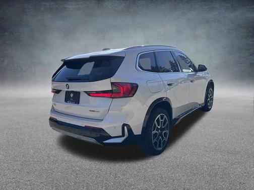 Mineral White Metallic 2026 BMW X1 xDrive28i