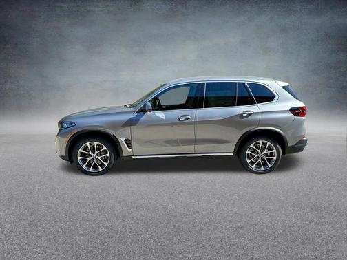 Skyscraper Grey Metallic 2026 BMW X5 xDrive40i