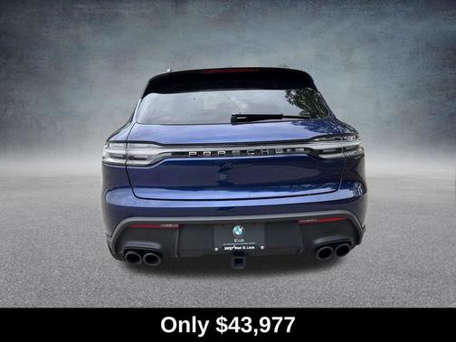 Gentian Blue Metallic 2023 Porsche Macan Macan