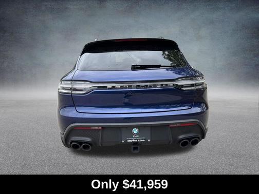 Gentian Blue Metallic 2023 Porsche Macan Macan