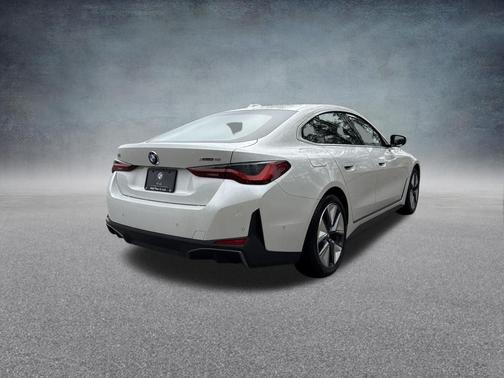 Mineral White Metallic 2026 BMW i4 Gran Coupe xDrive40