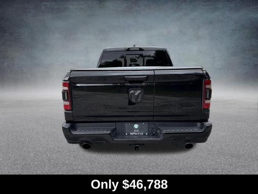 Diamond Black Crystal Pearlcoat 2023 RAM 1500 Limited