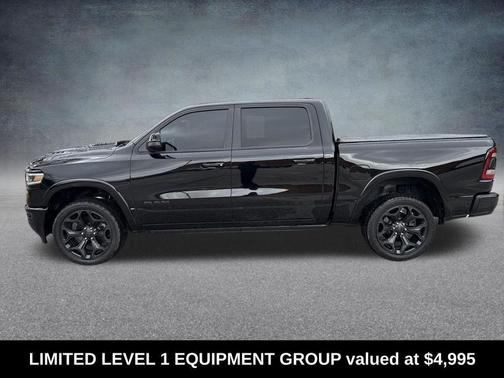 Diamond Black Crystal Pearlcoat 2023 RAM 1500 Limited