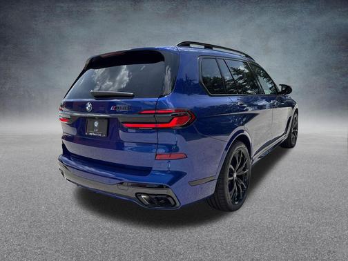 Marina Bay Blue Metallic 2027 BMW X7 M60i