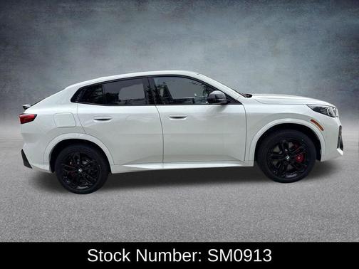 Alpine White 2026 BMW X2 xDrive28i