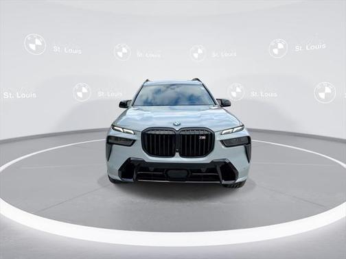 2025 BMW X7 M60i