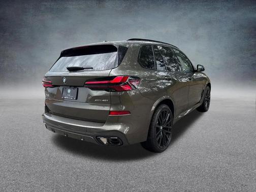 Manhattan Green Metallic 2026 BMW X5 xDrive40i