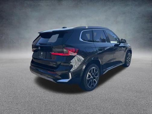 Black Sapphire Metallic 2026 BMW X1 xDrive28i