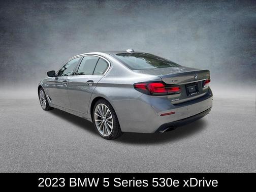 Skyscraper Gray Metallic 2023 BMW 530e Base