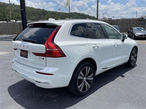 2023 Volvo XC60 B5 Plus Bright Theme