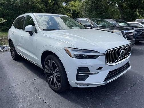 2023 Volvo XC60 B5 Plus Bright Theme