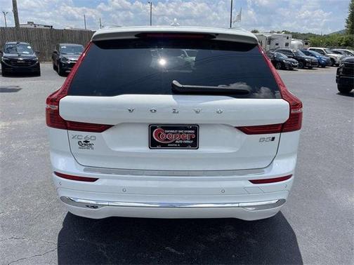 2023 Volvo XC60 B5 Plus Bright Theme