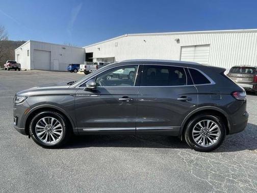 2019 Lincoln Nautilus Select