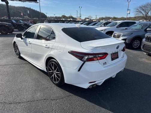 2024 Toyota Camry Hybrid SE