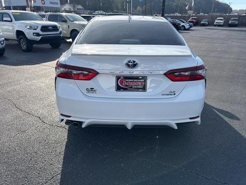 2024 Toyota Camry Hybrid SE