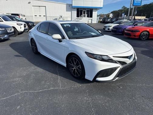 2024 Toyota Camry Hybrid SE