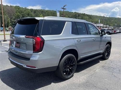 2025 GMC Yukon Elevation