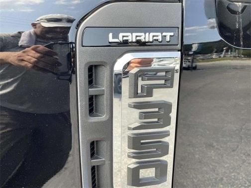 2024 Ford F-350 Lariat Super Duty