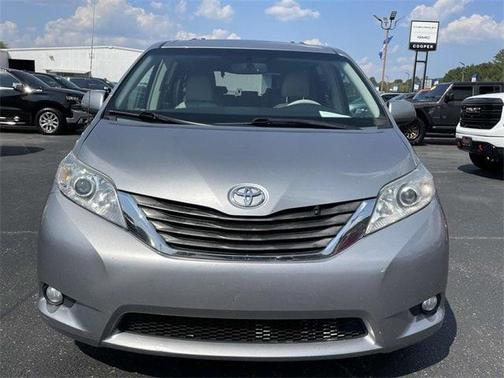 2013 Toyota Sienna XLE