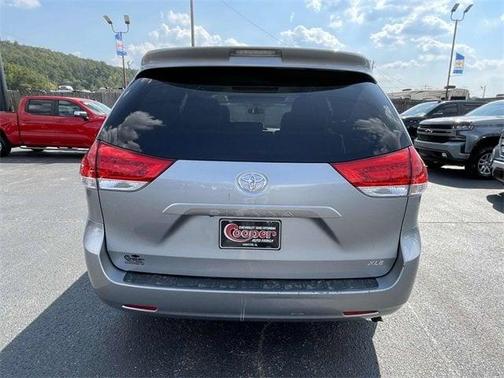 2013 Toyota Sienna XLE