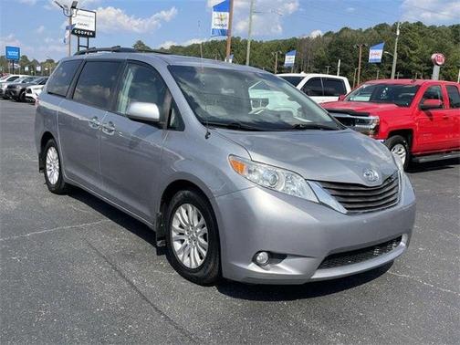 2013 Toyota Sienna XLE