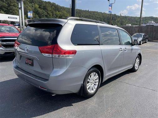 2013 Toyota Sienna XLE