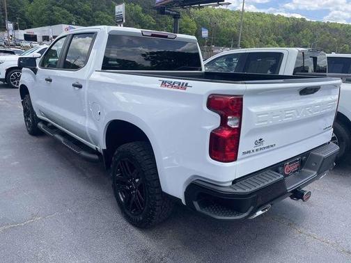 Summit White 2024 Chevrolet Silverado 1500 Custom Trail Boss