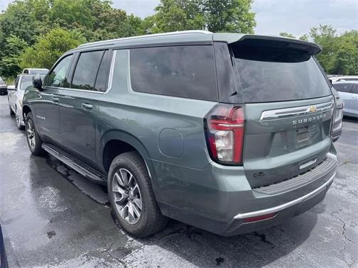 2024 Chevrolet Suburban LT