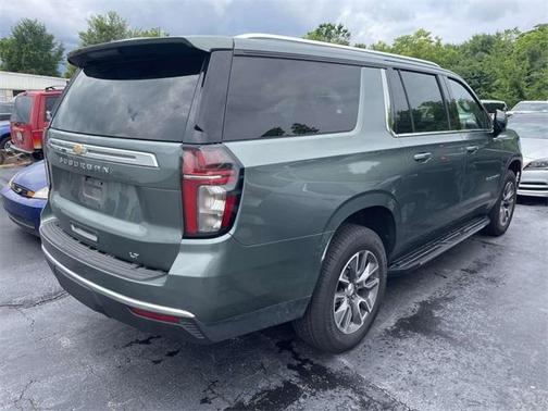 2024 Chevrolet Suburban LT