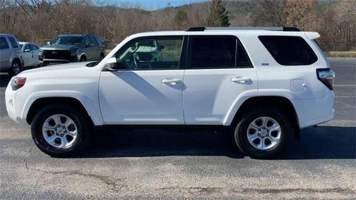 Photo 5 of 32 of 2021 Toyota 4Runner SR5