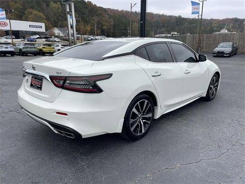2021 Nissan Maxima SV
