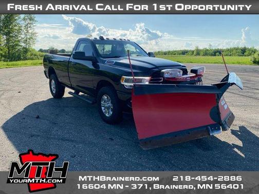 Diamond Black Crystal Pearlcoat 2022 RAM 2500 Big Horn Regular Cab 4x4 8' Box