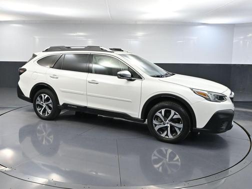 Crystal White Pearl 2022 Subaru Outback Touring XT