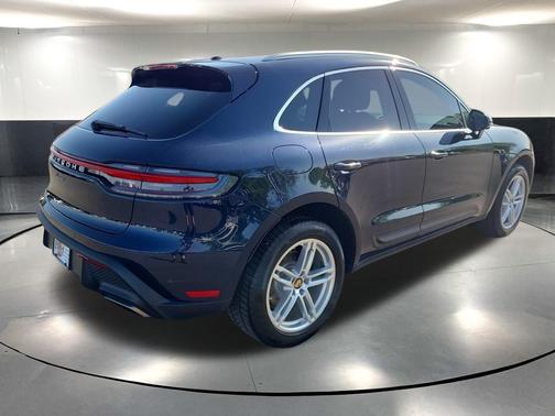 2022 Porsche Macan Base