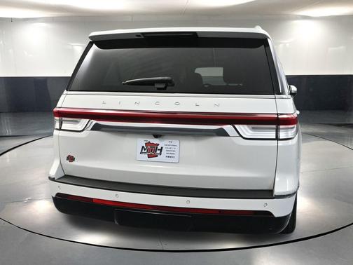 2022 Lincoln Navigator L Reserve