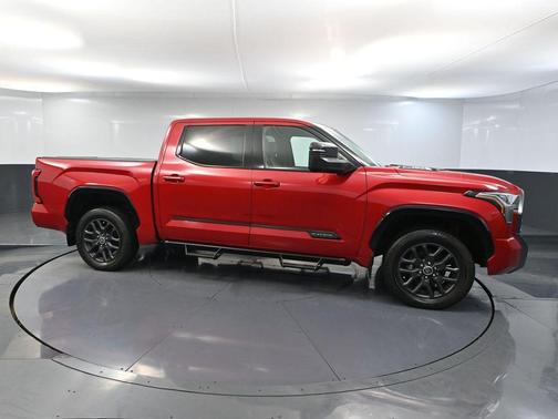 2022 Toyota Tundra Hybrid Platinum