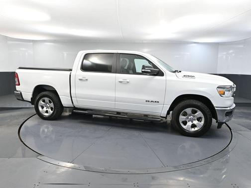 Bright White Clearcoat 2022 RAM 1500 Big Horn/Lone Star