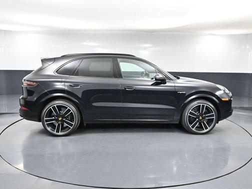 2022 Porsche Cayenne Turbo S