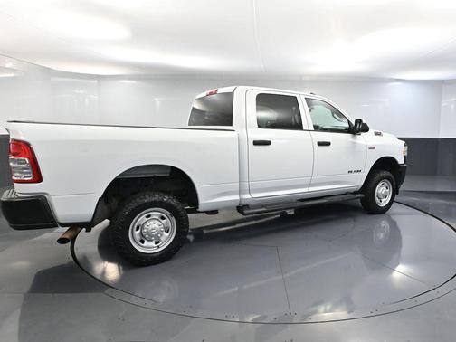 2022 RAM 2500 Tradesman Crew Cab 4x4 6'4' Box