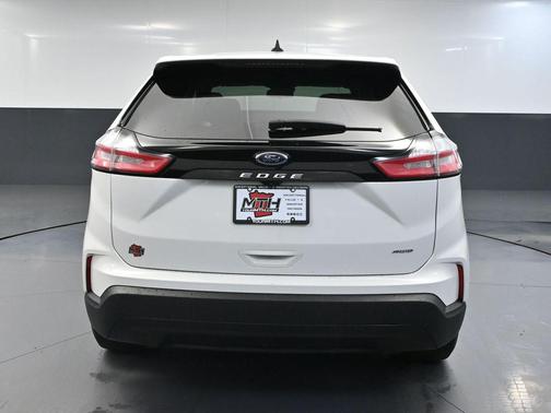 Oxford White 2023 Ford Edge SE