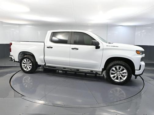 Summit White 2020 Chevrolet Silverado 1500 Custom
